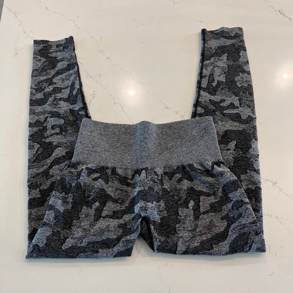 NVGTN Camo Black‎ and Gray Workout Leggings Size Small - Picture 2 of 8